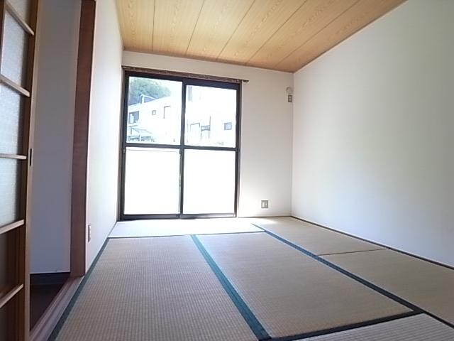  近鉄難波線・奈良線/東生駒駅 バス8分さつき台１丁目下車:停歩6分 1-2階 築32年