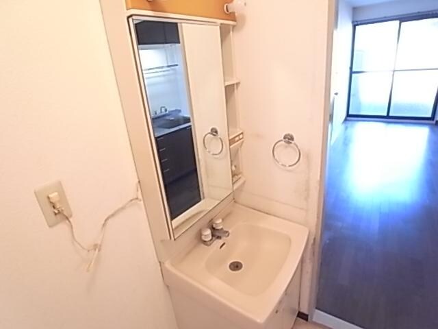  近鉄難波線・奈良線/東生駒駅 バス8分さつき台１丁目下車:停歩6分 1-2階 築32年