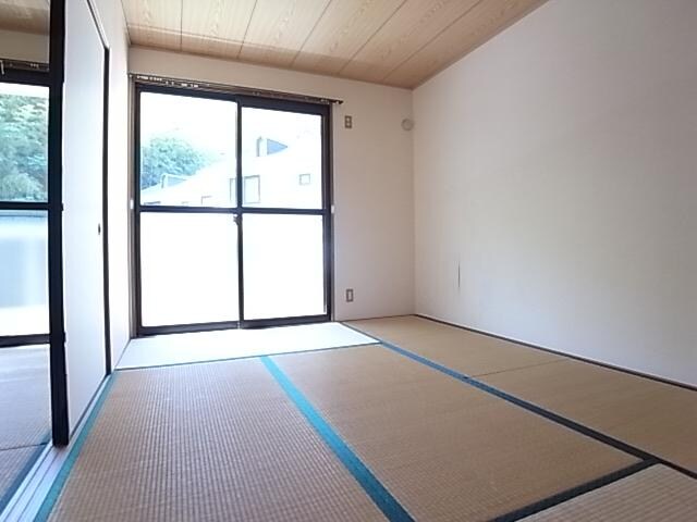  近鉄難波線・奈良線/東生駒駅 バス8分さつき台１丁目下車:停歩6分 1-2階 築32年