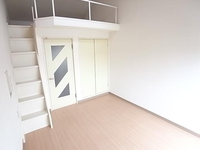  近鉄難波線・奈良線/生駒駅 徒歩8分 3階 築35年