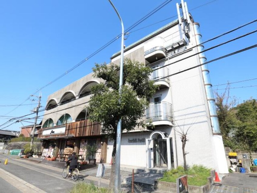  近鉄難波線・奈良線/東生駒駅 徒歩23分 3階 築36年