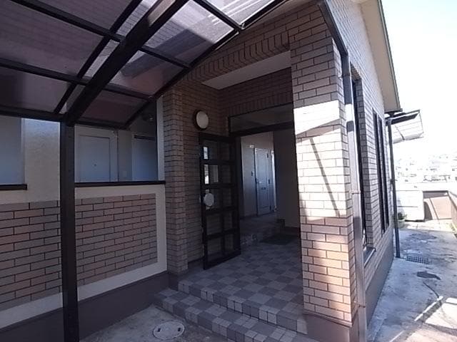  近鉄難波線・奈良線/生駒駅 バス8分生駒台東口下車:停歩1分 1階 築31年