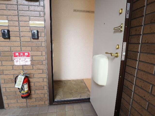  近鉄難波線・奈良線/生駒駅 バス8分阪奈中央病院下車:停歩3分 1階 築15年