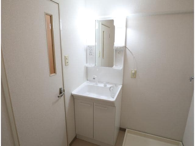  近鉄けいはんな線/学研北生駒駅 徒歩3分 1階 築35年