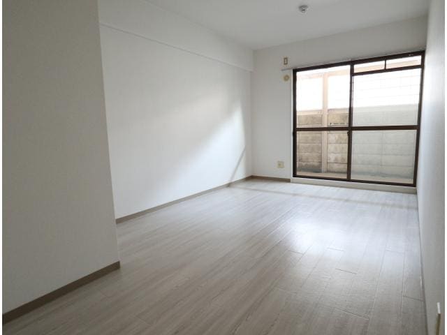  近鉄けいはんな線/学研北生駒駅 徒歩3分 1階 築35年