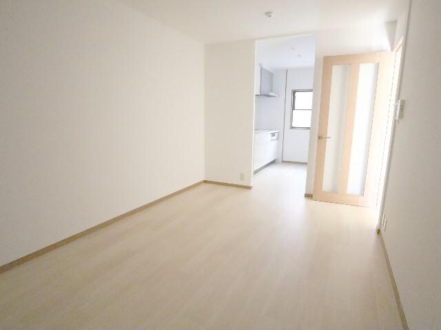  近鉄難波線・奈良線/生駒駅 バス7分生駒台下車:停歩5分 1-2階 築30年