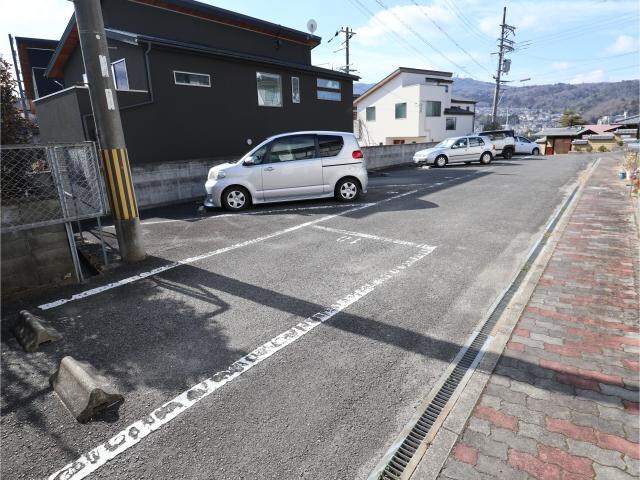  近鉄難波線・奈良線/生駒駅 バス7分生駒台下車:停歩5分 1-2階 築30年