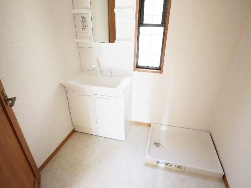  近鉄難波線・奈良線/生駒駅 バス7分生駒台下車:停歩5分 1-2階 築30年