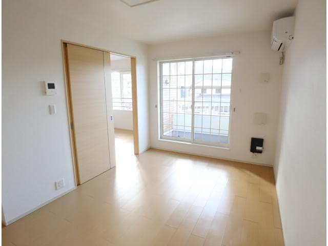  近鉄難波線・奈良線/生駒駅 バス11分稲倉下車:停歩3分 2階 築13年