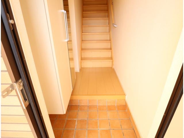  近鉄難波線・奈良線/生駒駅 バス11分稲倉下車:停歩3分 2階 築13年