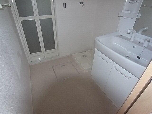  近鉄難波線・奈良線/生駒駅 バス11分稲倉下車:停歩3分 2階 築13年