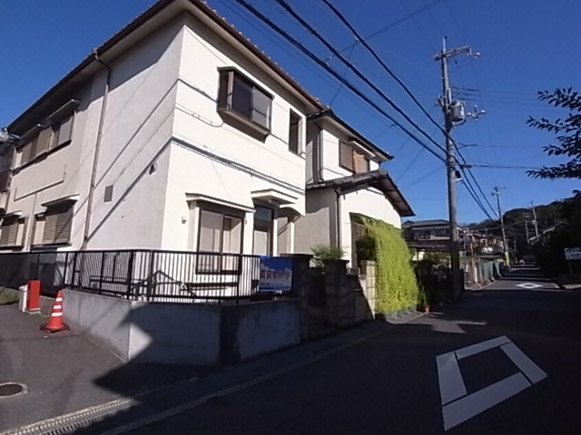  近鉄難波線・奈良線/生駒駅 バス8分松美台下車:停歩1分 1階 築46年