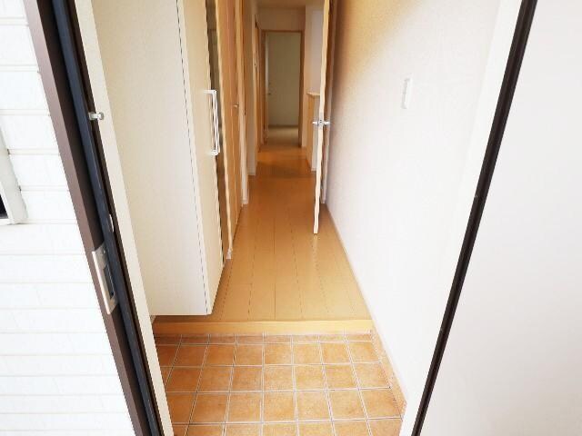  近鉄難波線・奈良線/生駒駅 バス10分松美台下車:停歩5分 1階 築11年