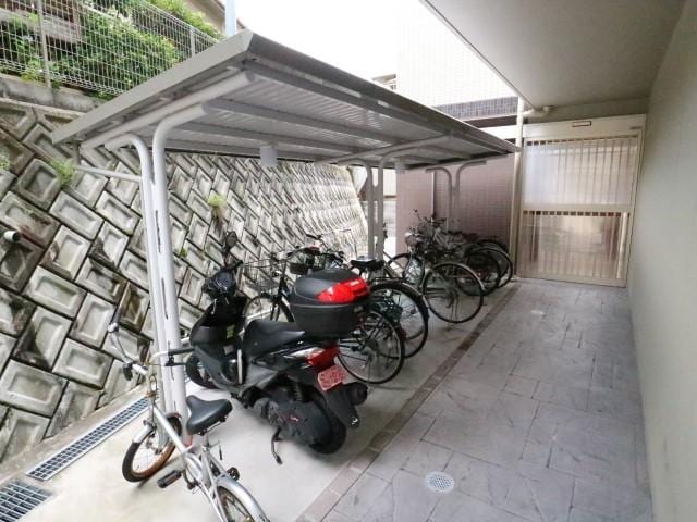  近鉄難波線・奈良線/生駒駅 徒歩12分 5階 築8年