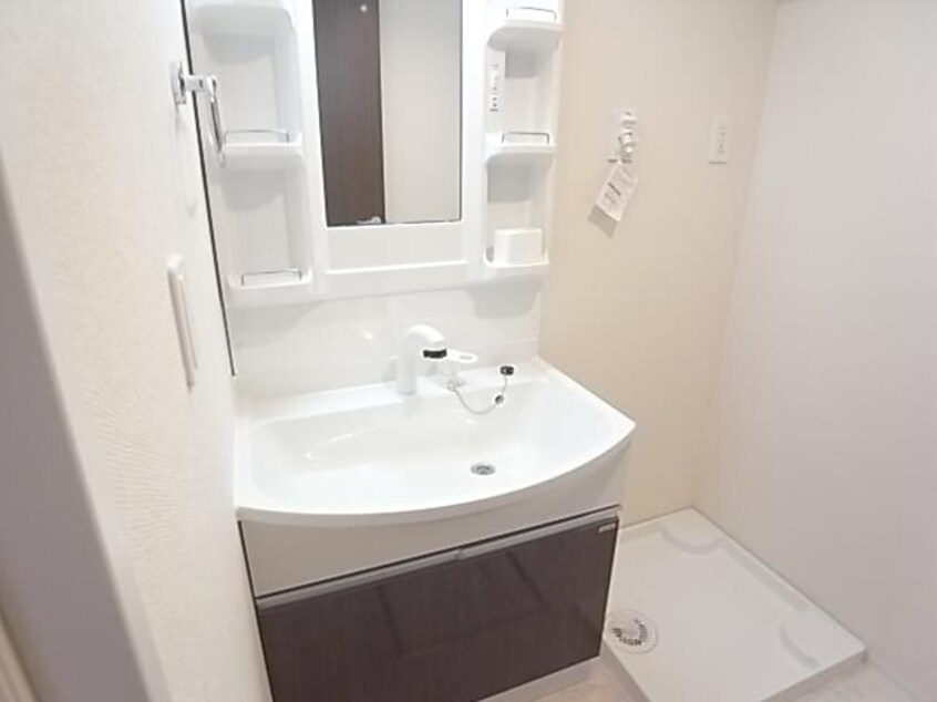  近鉄難波線・奈良線/東生駒駅 バス15分さつき台住宅下車:停歩6分 1階 築7年