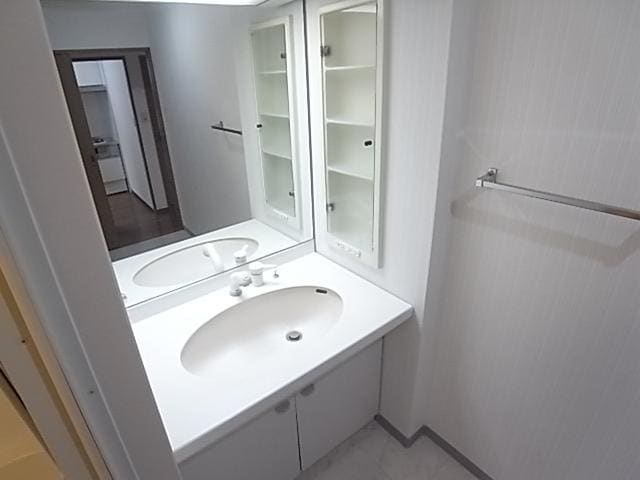  近鉄難波線・奈良線/生駒駅 バス9分松美台下車:停歩2分 2階 築30年