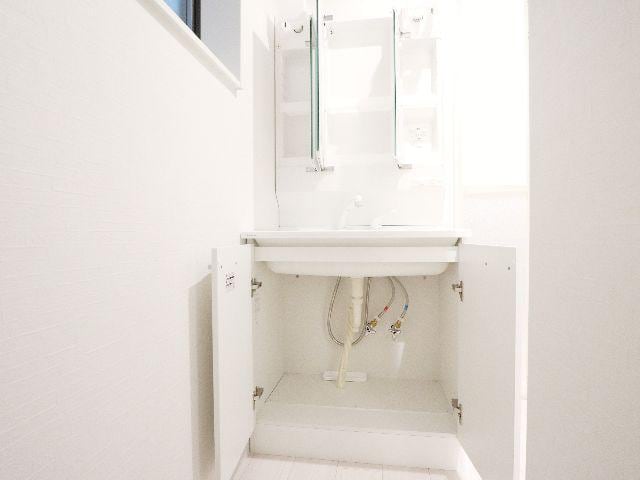  近鉄難波線・奈良線/生駒駅 徒歩3分 1階 築57年