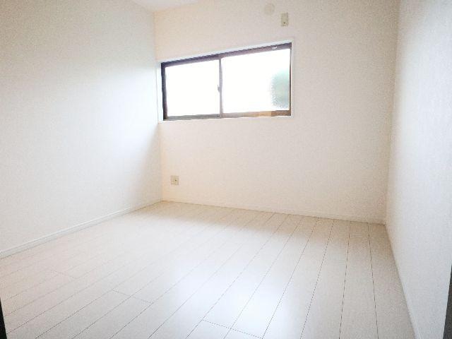  近鉄難波線・奈良線/生駒駅 徒歩3分 1階 築57年