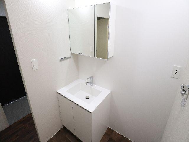  近鉄難波線・奈良線/生駒駅 徒歩5分 3階 築2年