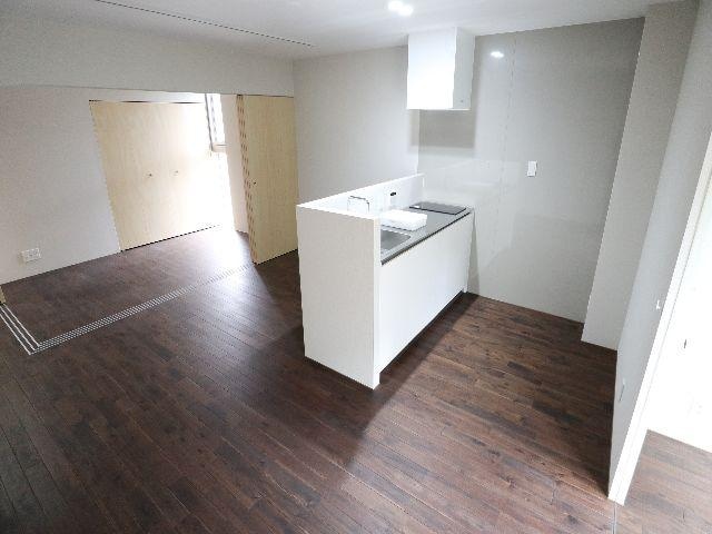  近鉄難波線・奈良線/生駒駅 徒歩5分 3階 築2年