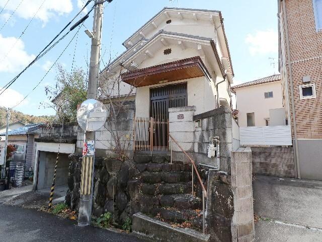  近鉄難波線・奈良線/生駒駅 バス9分生駒台小学校下車:停歩3分 1-2階 築45年