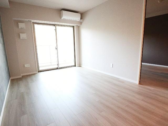  近鉄難波線・奈良線/生駒駅 徒歩3分 2階 築2年