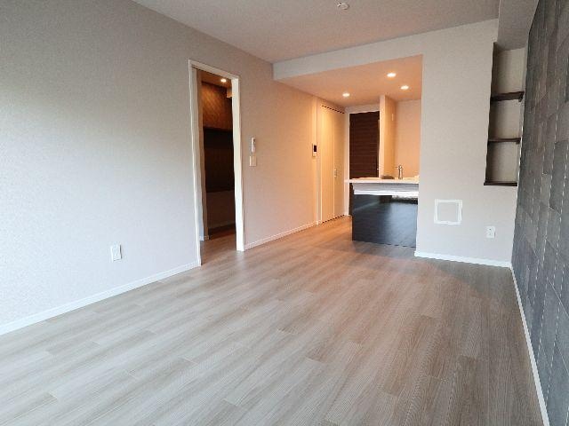  近鉄難波線・奈良線/生駒駅 徒歩3分 2階 築2年