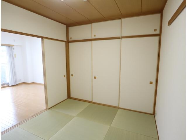  近鉄難波線・奈良線/東生駒駅 徒歩8分 4階 築23年