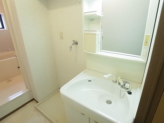  近鉄難波線・奈良線/近鉄奈良駅 バス17分州見橋東下車:停歩6分 1階 築27年