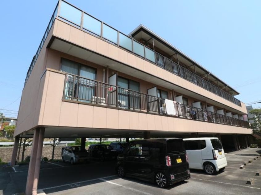  近鉄難波線・奈良線/近鉄奈良駅 バス11分萩ケ丘町下車:停歩2分 1階 築32年