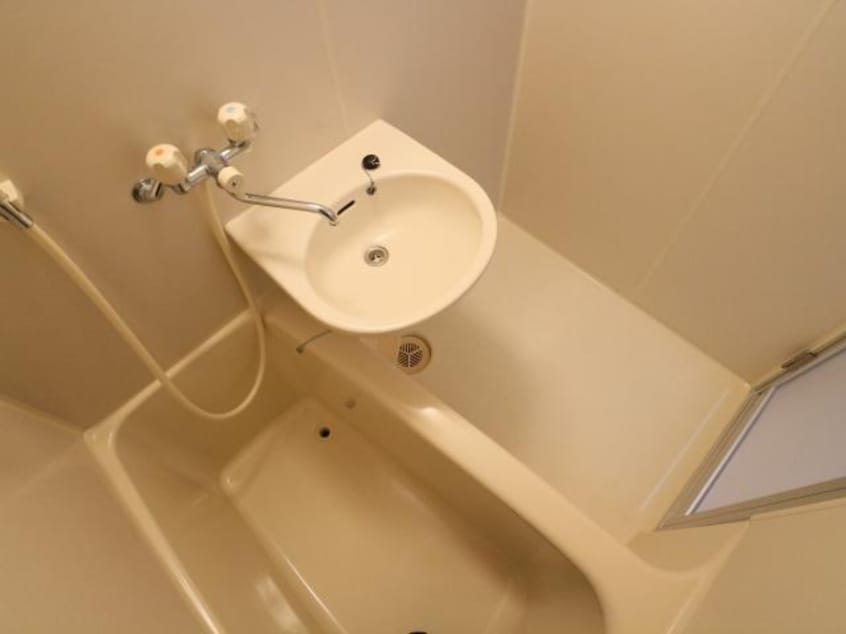  近鉄難波線・奈良線/近鉄奈良駅 バス11分萩ケ丘町下車:停歩2分 1階 築32年