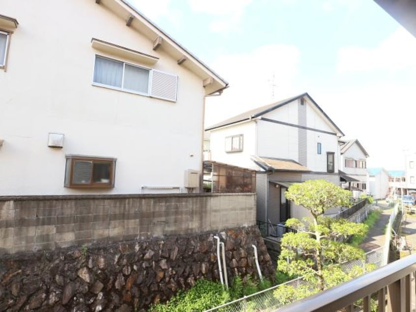  近鉄難波線・奈良線/近鉄奈良駅 バス11分萩ケ丘町下車:停歩2分 1階 築32年