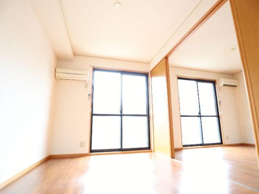  近鉄難波線・奈良線/近鉄奈良駅 バス13分梅美台7丁目下車:停歩4分 1階 築24年