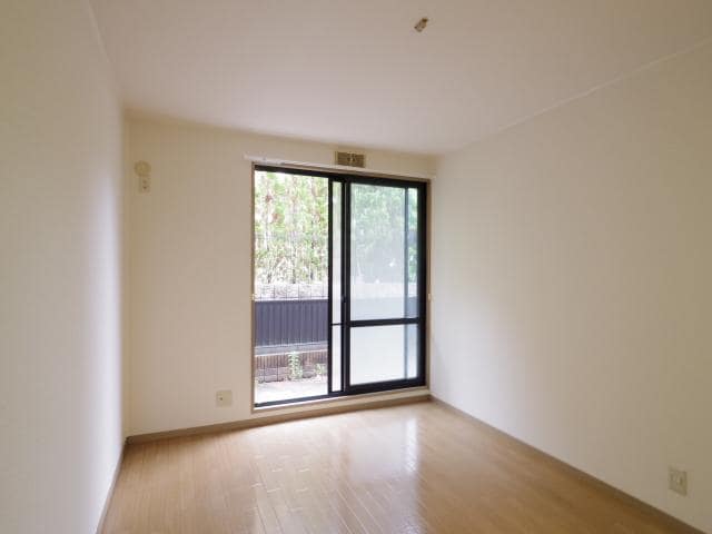  近鉄難波線・奈良線/近鉄奈良駅 バス15分木津南ソレイユ下車:停歩3分 1階 築27年