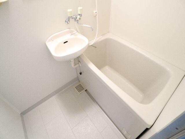  近鉄難波線・奈良線/新大宮駅 徒歩8分 5階 築27年