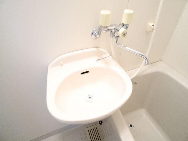  近鉄難波線・奈良線/新大宮駅 徒歩8分 5階 築27年