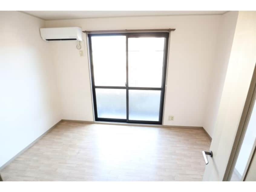  近鉄難波線・奈良線/新大宮駅 徒歩10分 1階 築27年