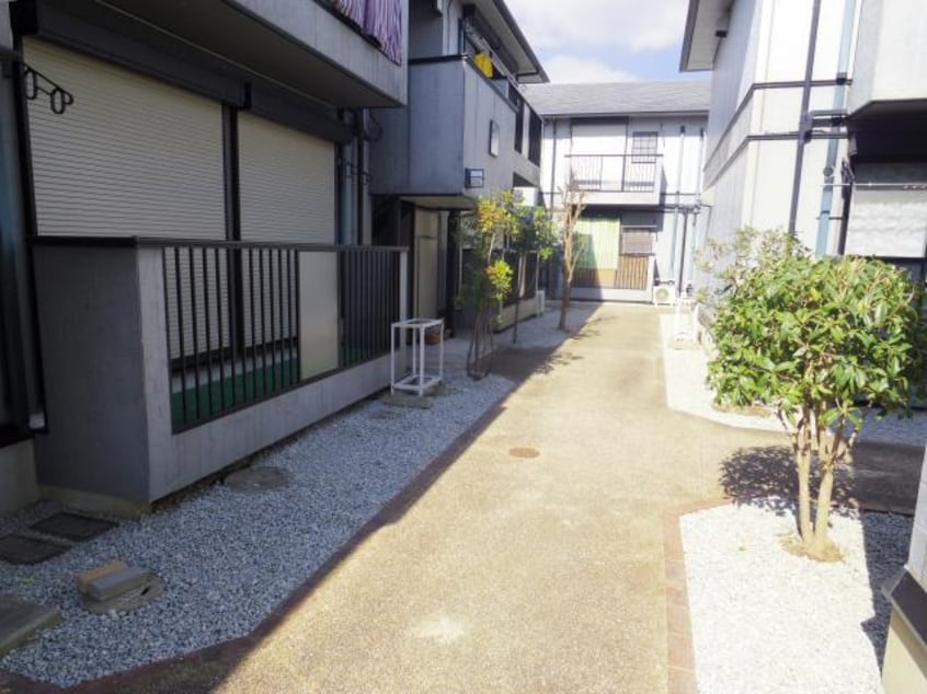  近鉄難波線・奈良線/近鉄奈良駅 バス10分木津南ソレイユ下車:停歩7分 1階 築27年