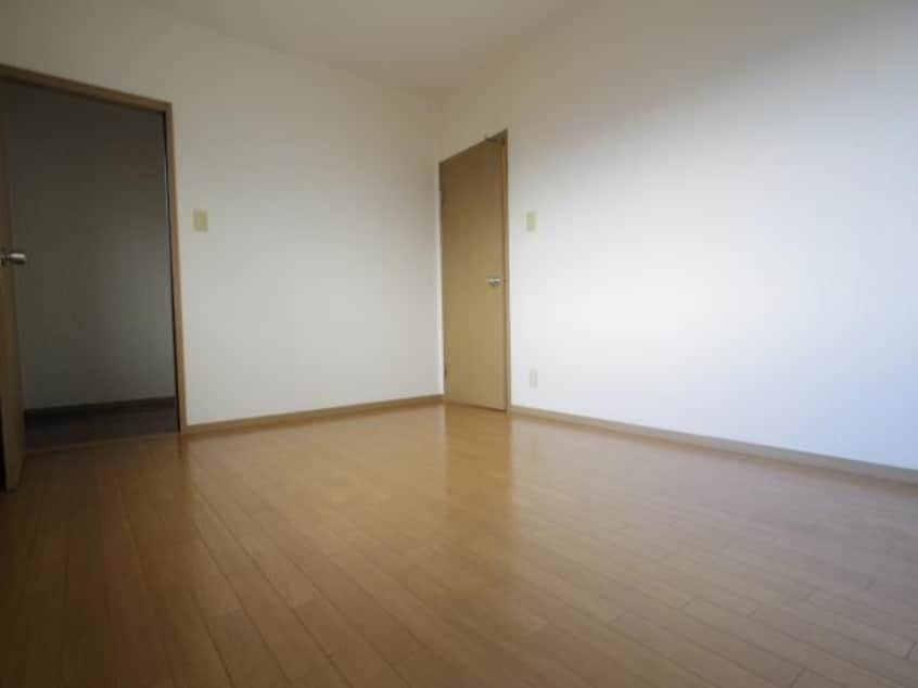  近鉄難波線・奈良線/近鉄奈良駅 バス10分木津南ソレイユ下車:停歩7分 1階 築27年