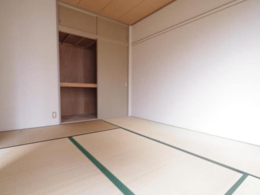  近鉄難波線・奈良線/近鉄奈良駅 バス10分木津南ソレイユ下車:停歩7分 1階 築27年