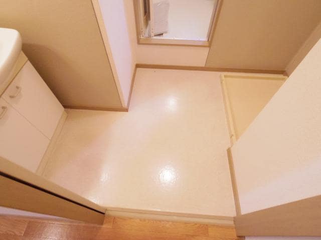  近鉄難波線・奈良線/近鉄奈良駅 バス15分梅美台西下車:停歩3分 1階 築27年