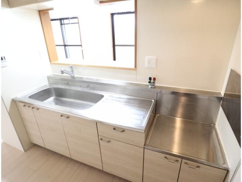  近鉄難波線・奈良線/新大宮駅 徒歩16分 3階 築22年