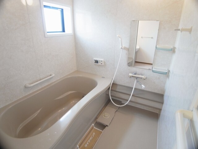  近鉄難波線・奈良線/近鉄奈良駅 バス15分梅美台西下車:停歩8分 1階 築22年