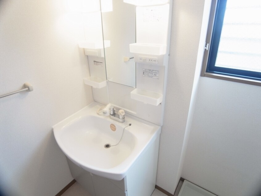  近鉄難波線・奈良線/近鉄奈良駅 バス15分梅美台西下車:停歩8分 1階 築22年