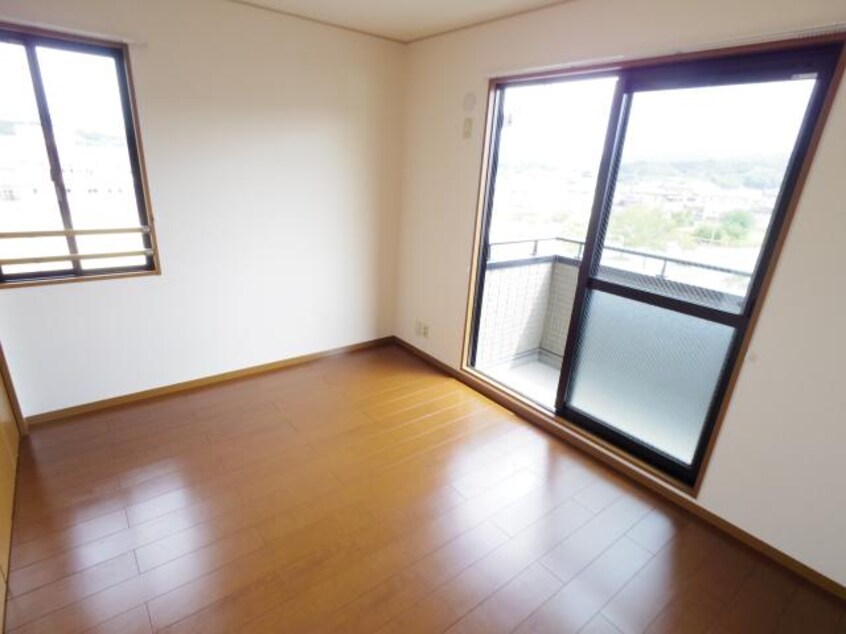  近鉄難波線・奈良線/近鉄奈良駅 バス15分梅美台西下車:停歩8分 3階 築22年