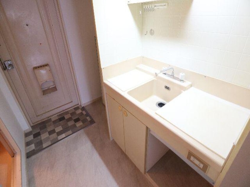  近鉄難波線・奈良線/新大宮駅 徒歩4分 2階 築40年