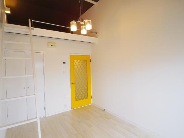  近鉄難波線・奈良線/近鉄奈良駅 バス11分萩ヶ丘下車:停歩7分 2階 築35年