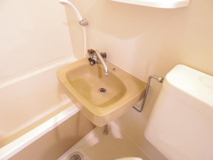  近鉄難波線・奈良線/近鉄奈良駅 バス11分萩ヶ丘下車:停歩7分 2階 築35年