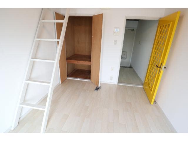  近鉄難波線・奈良線/近鉄奈良駅 バス11分萩ヶ丘下車:停歩7分 2階 築35年