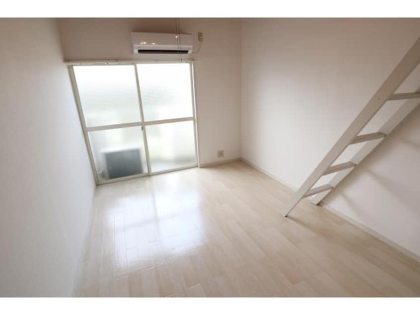  近鉄難波線・奈良線/近鉄奈良駅 バス11分萩ヶ丘下車:停歩7分 2階 築35年